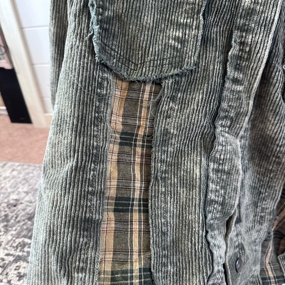 POL button up - Picture 2 of 7